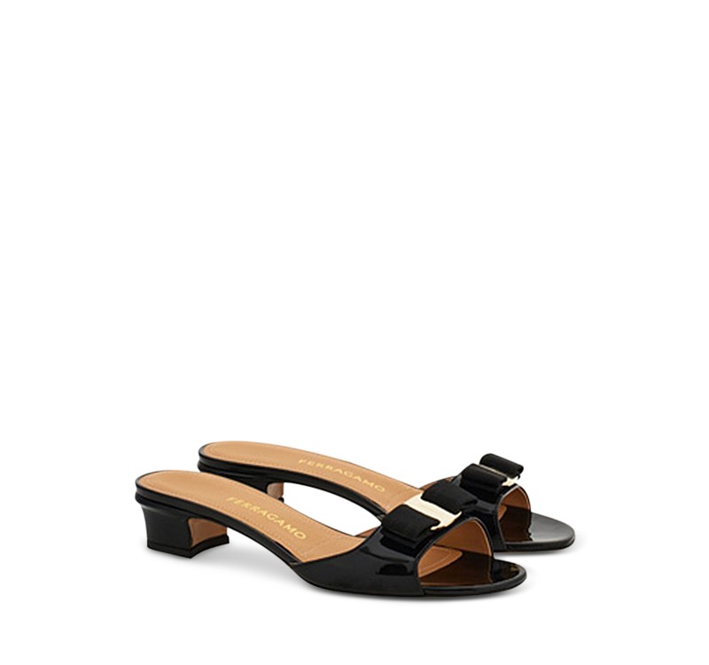 Ferragamo Women's Vanilla Sandals in Nero