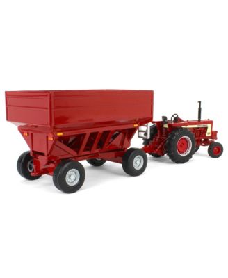 1/32 IH Farmall 806 Tractor with Gravity Wagon - Ages 5-7 Years