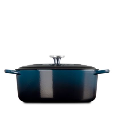 6.75-Quart Signature Oval Dutch Oven