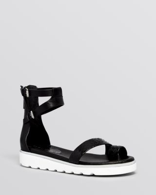 donald pliner flat sandals