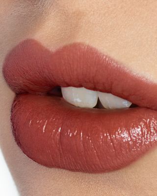 K.I.S.S.I.N.G Fallen from the Lipstick Tree