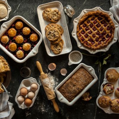 Berry & Thread Bakeware Collection