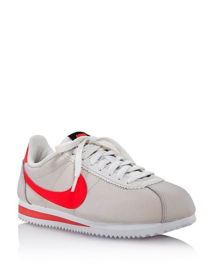 NIKE WOMEN'S CLASSIC CORTEZ LEATHER LACE UP SNEAKERS,807471