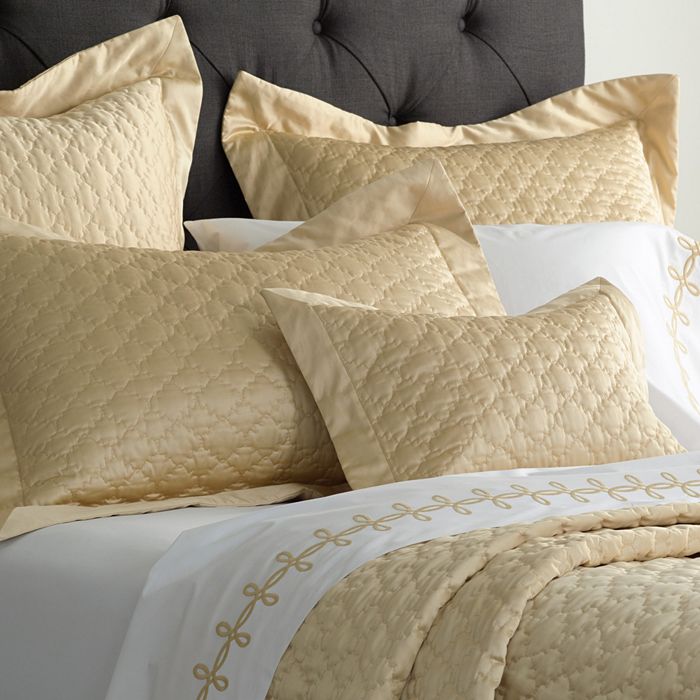Matouk Ava Quilt, King In Champagne