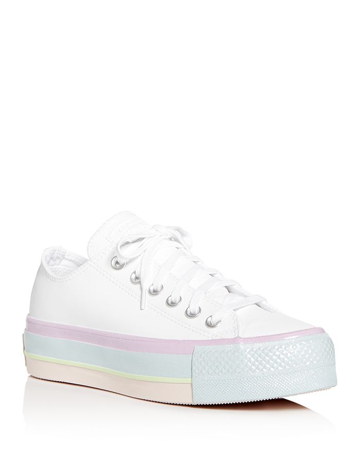 Converse Women's Chuck Taylor All Star Low-top Platform Trainers In White/lilac