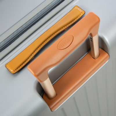 Capri 2.0 30" Expandable Spinner Suitcase