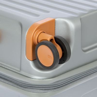 Capri 2.0 32" Expandable Spinner Suitcase