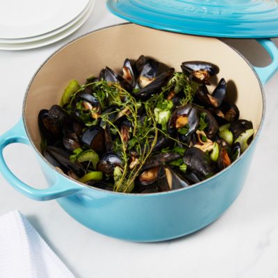 5.5-Quart Signature Round Dutch Oven