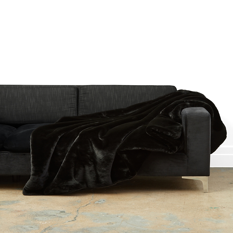 Apparis Brady Throw In Noir