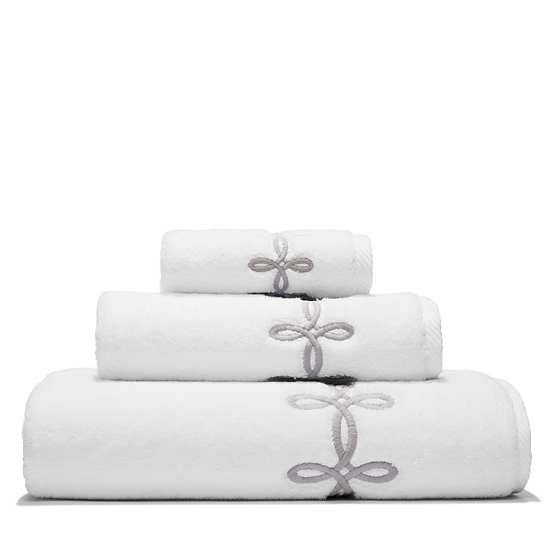 Matouk Gordian Knot Milagro Hand Towel - Exclusive In White/pearl Gray