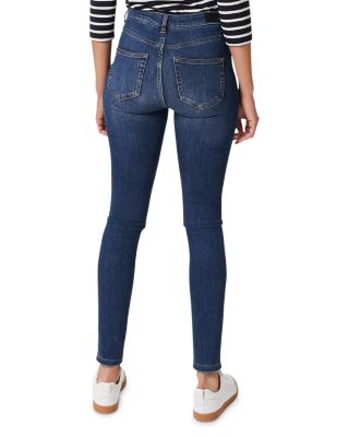 Gia Sculpting Skinny Jeans in Mid Wash