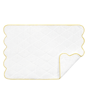 Matouk Cairo Scallop Quilted Mat In Lemon