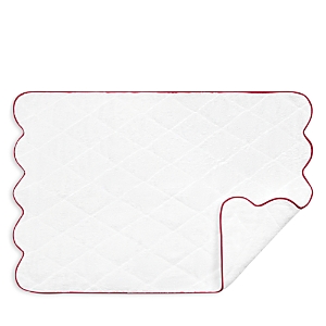 Matouk Cairo Scallop Quilted Mat In Rally Red