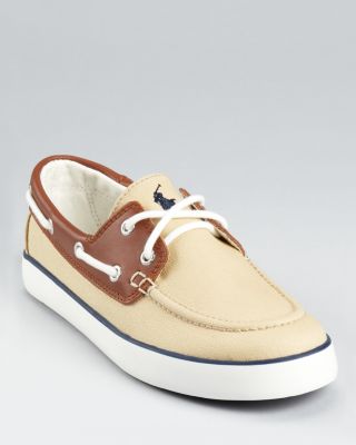 boat shoes size 4