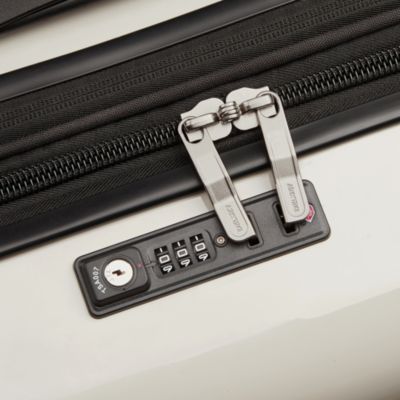 Cruise 3.0 28&amp;quot; Expandable Spinner Suitcase