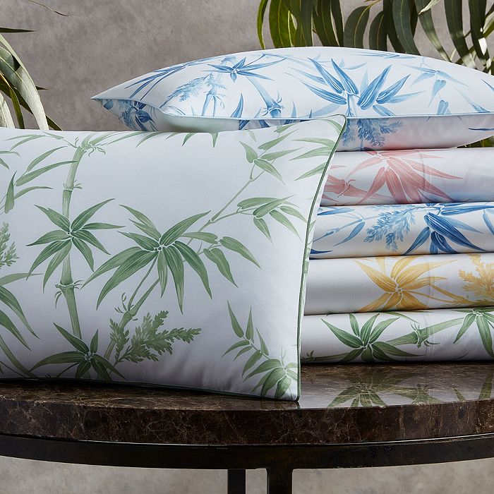 Matouk Schumacher Dominique Fitted Sheet, California King In Lemon