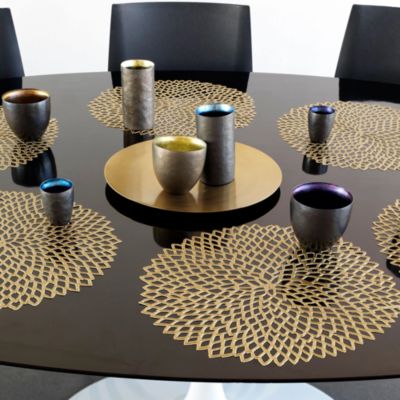 Dahlia Pressed Vinyl Round Placemat