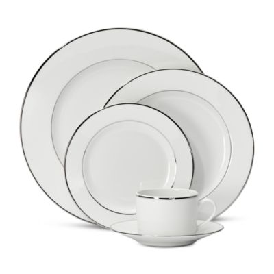 Cristal Dinnerware Collection