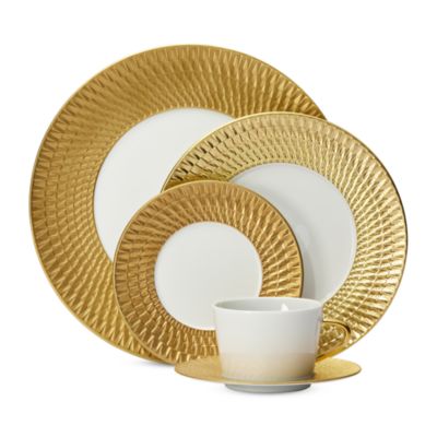 Twist Dinnerware Collection