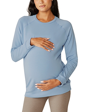 Shop Beyond Yoga Raglan Sleeve Maternity Sweatshirt In Hazy Sky