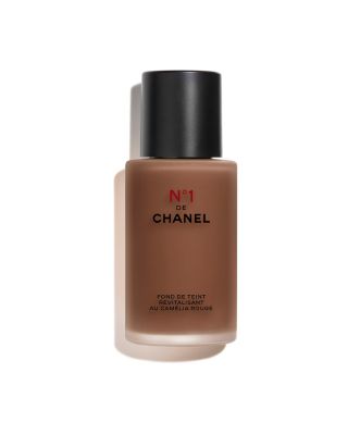 CHANEL N°1 DE CHANEL REVITALIZING FOUNDATION Illuminates