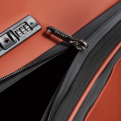 Turenne Soft 27&amp;quot; Expandable Spinner Suitcase