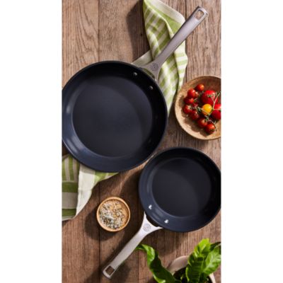 Le Creuset - Essential Nonstick Ceramic 8" and 10" Frypan Set