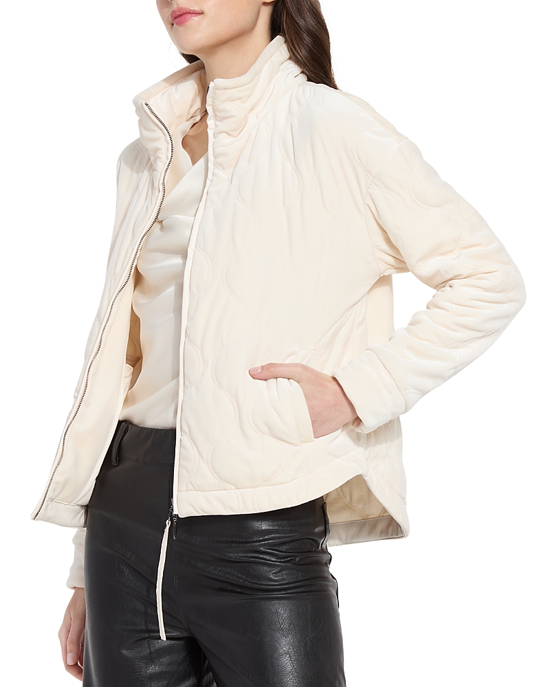 Lyssé Astra Quilted Velvet Jacket In Chalk