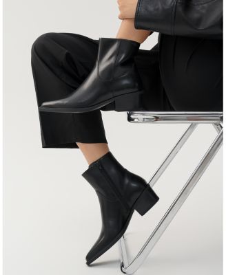 Women's Kelsey Pointed Toe Block Heel Ankle Boots