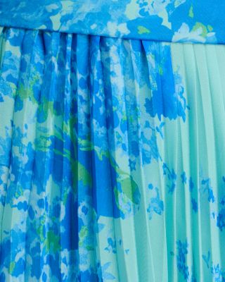  Floral Print Pleated Dress