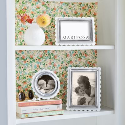 Acrylic Scallop Picture Frame, 4" x 6"