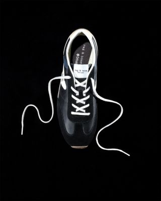 Women&#39;s Slim Retro Low Top Sneakers