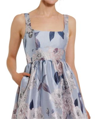  Brocade Scoop Neck Sleeveless Floral Gown