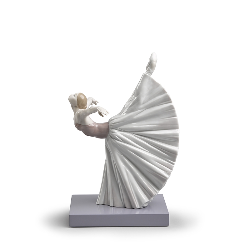 Lladrò Giselle Arabesque Sculpture
