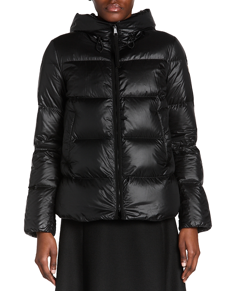 Moncler Logo Patch Hooded Puffer Jacket In Black