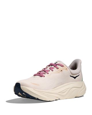 Women&#39;s Arahi 8 Running Sneakers