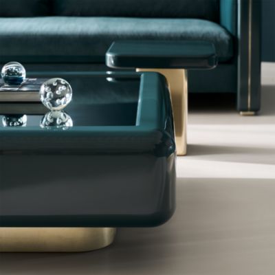 Gel&eacute;e Cocktail Table