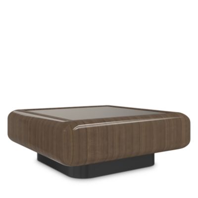 Gel&eacute;e Cocktail Table