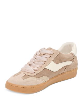 Women&#39;s Notice Low Top Sneakers