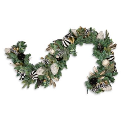 Courtly Noel Garland