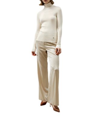 Seamless Silk-Cashmere Blend Turtleneck Sweater