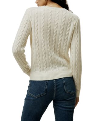 Classic Cable Knit Sweater with Ribbed Edges