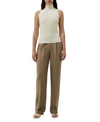 Minimalist Sleeveless Turtleneck Top