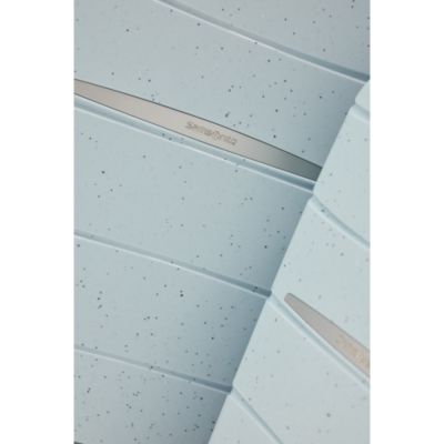 Outline Pro Large Spinner Suitcase