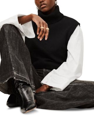 Fadou Mid Rise Flare Jeans in Blackstone