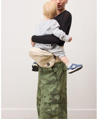  Brio Belt Toddler Carrier