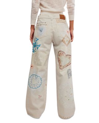 Illusions Straight Leg Jeans in Heirloom