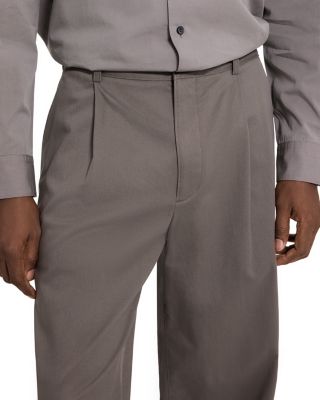 Relaxed Pleated Chino