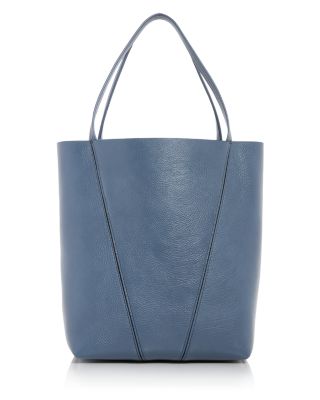 Medium Spin Tote in Leather