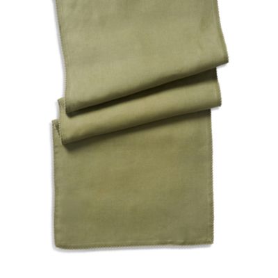 Berry Scallop Table Runner, 18" x 90"